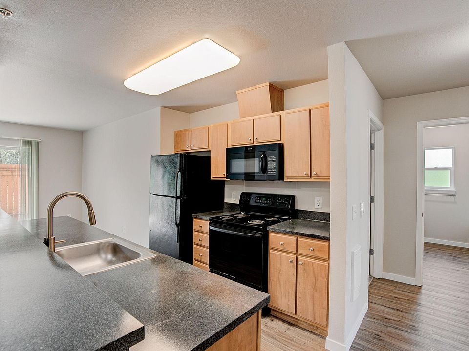 Upgraded 3 bed, 2 bath