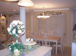 68 Pheasant Ln, Staten Island, NY 10309