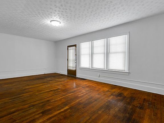 3rd image of 1420 E Main St