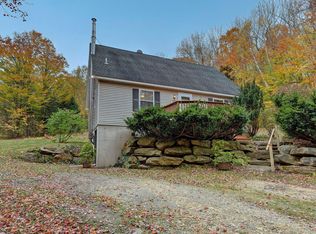 588 Leonhardt Rd, Becket, MA 01223