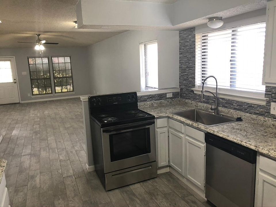 1st image of 909 Westover Dr
