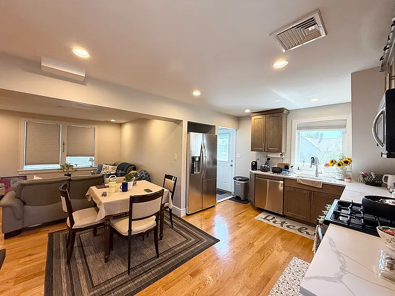 821 Winthrop Ave #2 — Photo 5