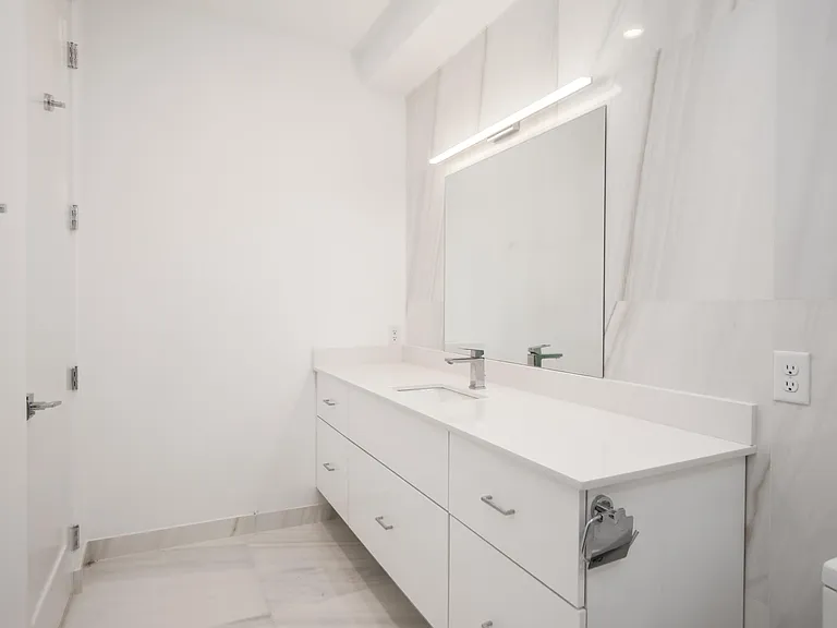340 W 2nd St #9 — Photo 22