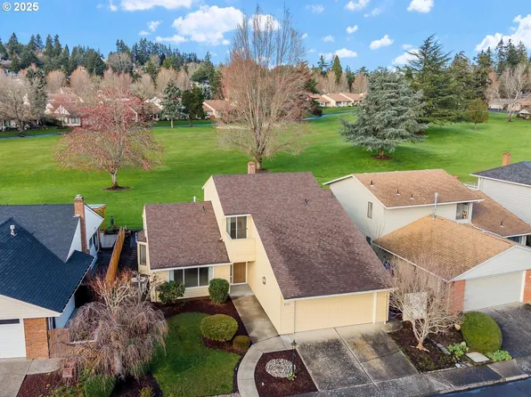 10275 SW Century Oak Dr, Tigard, OR 97224