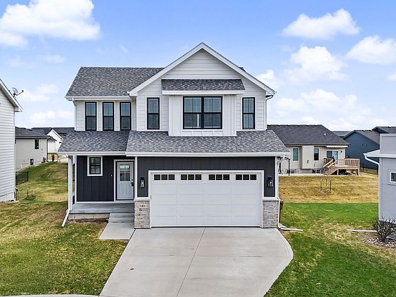 2nd image of 1401 NE Savana Dr