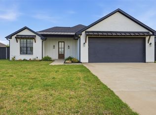 314 James St, Mabank, TX 75147