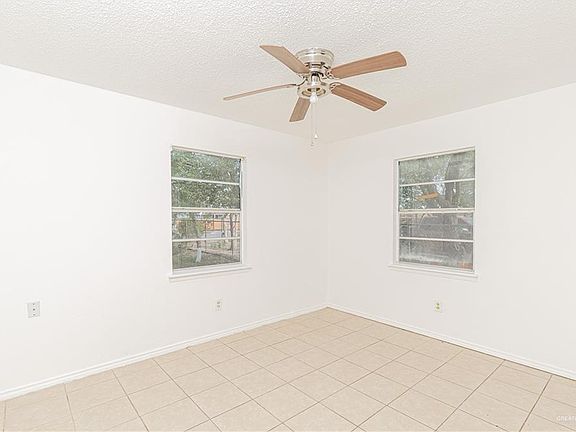 5th image of 413 San Pedro St