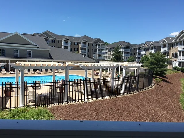 2627 Suncrest Village Cir — Photo 9