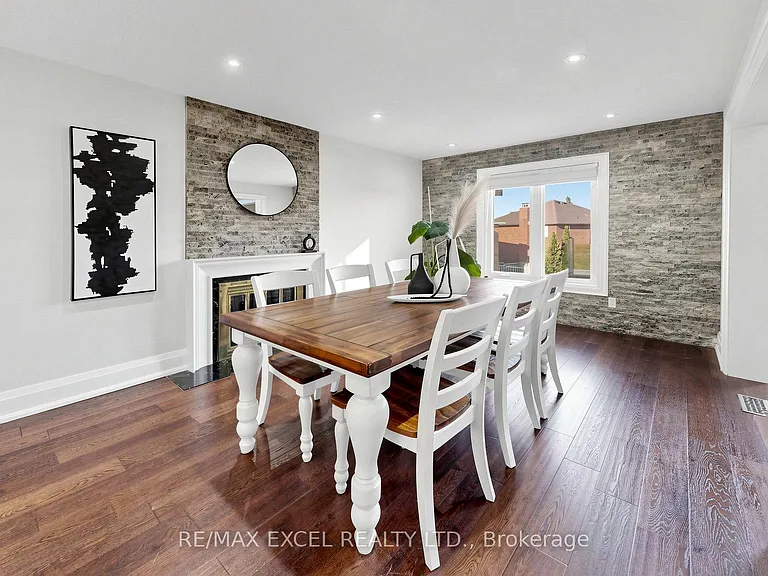 43 Piccadilly Rd — Photo 5
