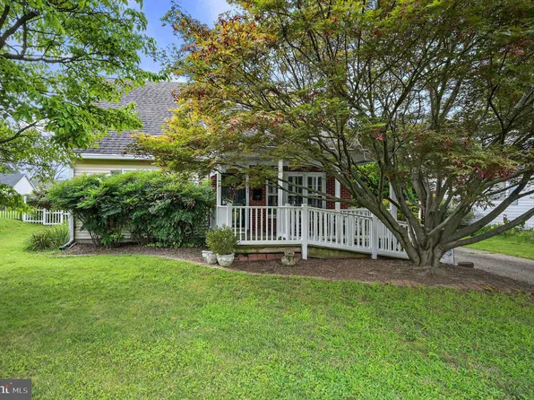 604 Lakewood Pl, Dover, DE 19904