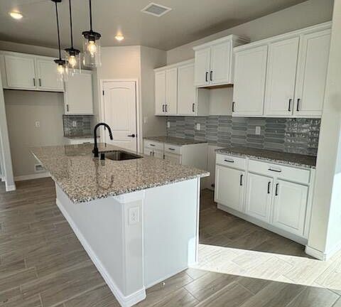 3rd image of 3025 Gato Rd