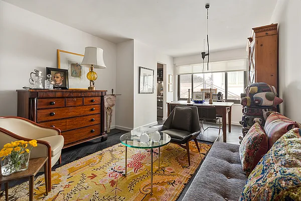 Sold by Spark Realty LLC | media 1