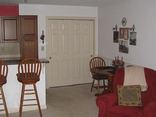 3rd image of 1207 Rivercrest Dr N #G