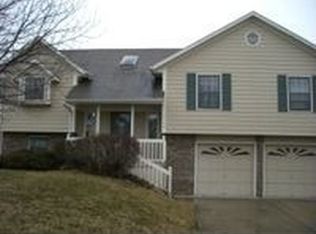 1700 SE 4th St, Lees Summit, MO 64063
