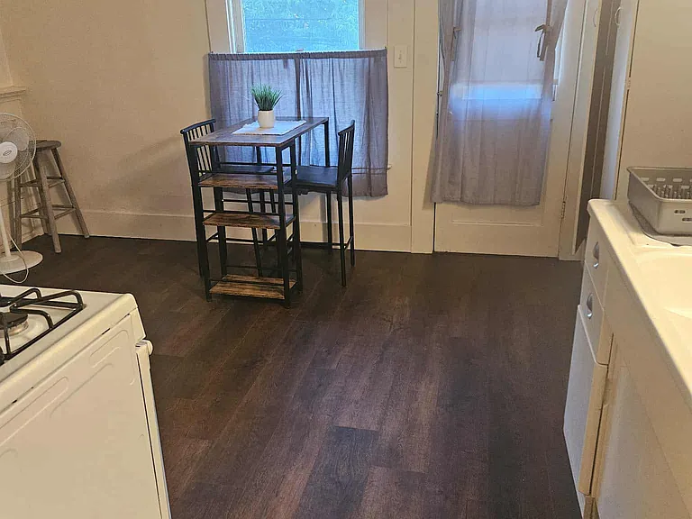 4301 V St — Photo 5