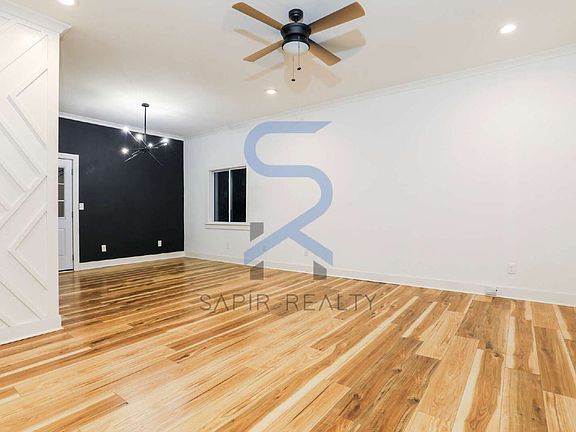 3rd image of 3040 Valley Cir