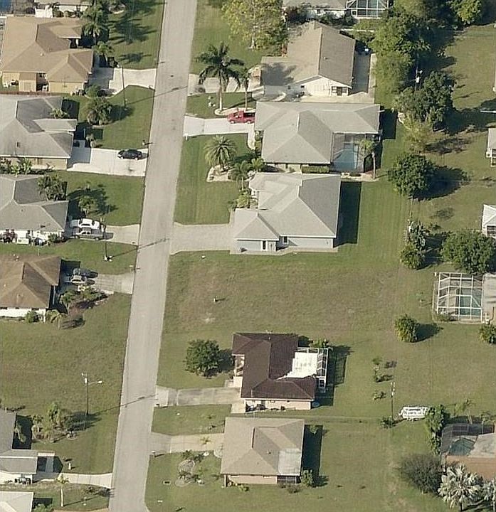 Nice level lot in well established neighborhood!