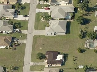 1213 SE 23rd St, Cape Coral, FL 33990