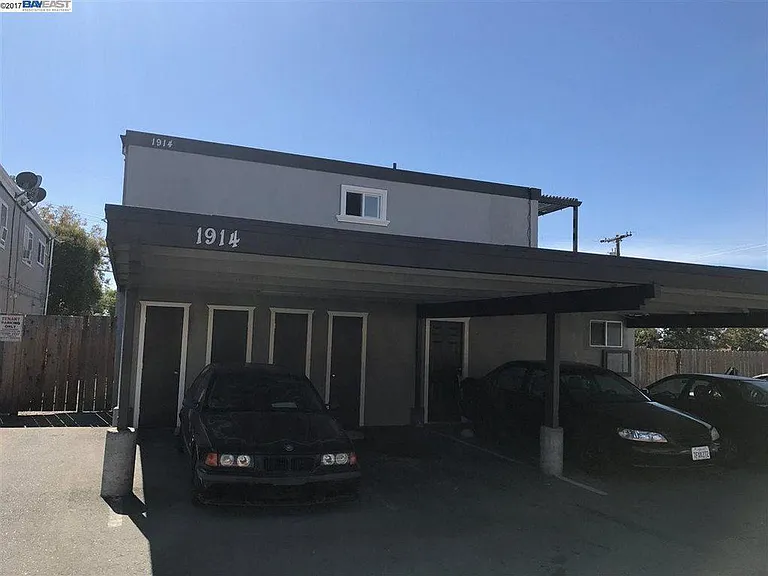 1914 Clayton Way #C — Photo 12