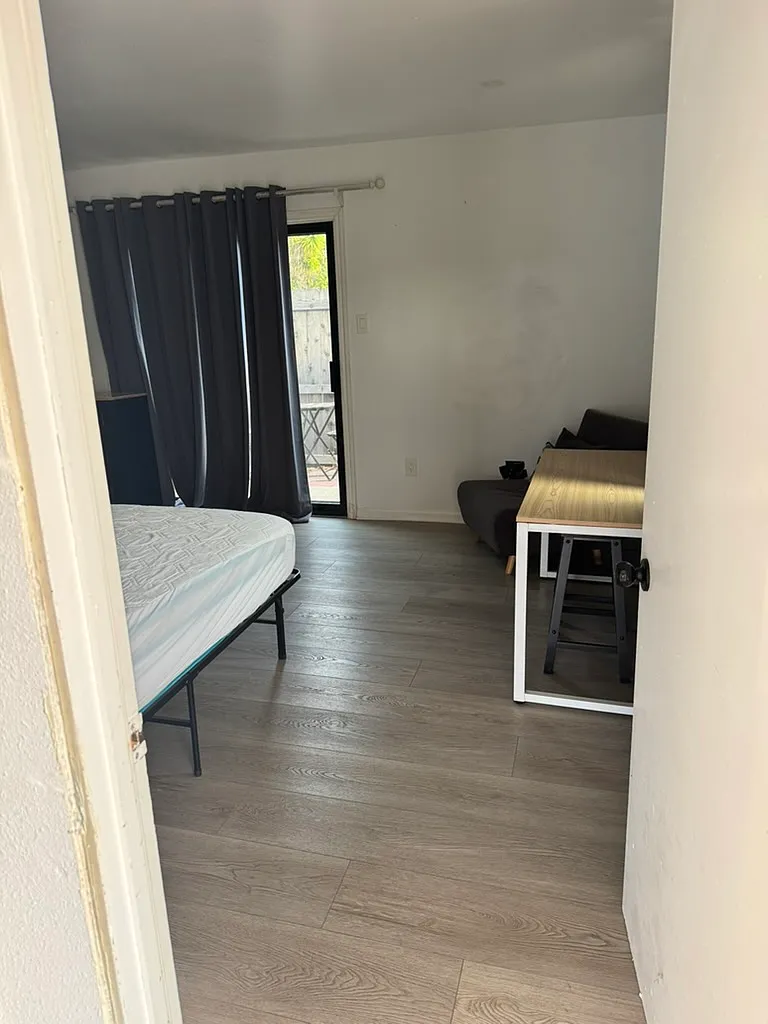 1 bed, 300 sqft, $2,200 — Photo 4