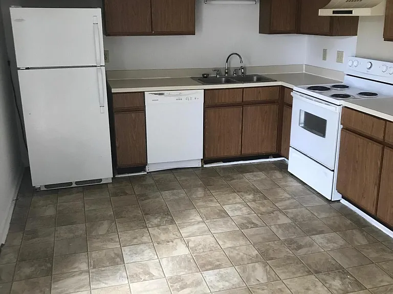 8012 Thelen St — Photo 3