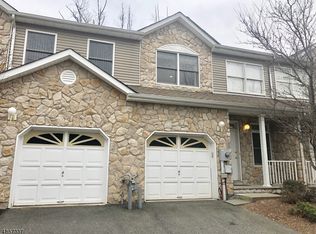 631 Old Dover Rd, Morris Plains, NJ 07950