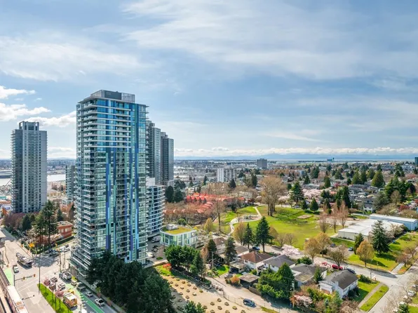 8031 Nunavut Ln #2201, Vancouver, BC V5X 0C9