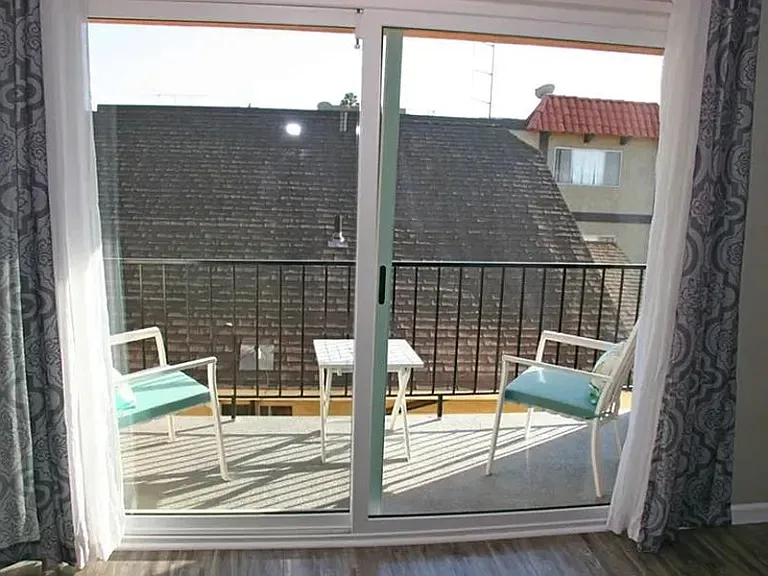114 N Eucalyptus Ave #5 — Photo 6