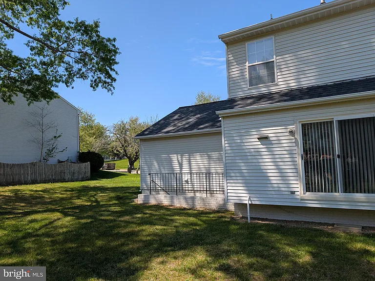 4411 Sutherland Cir — Photo 17