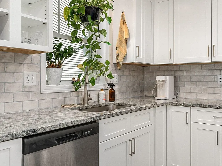 30 Copley Dr — Photo 9