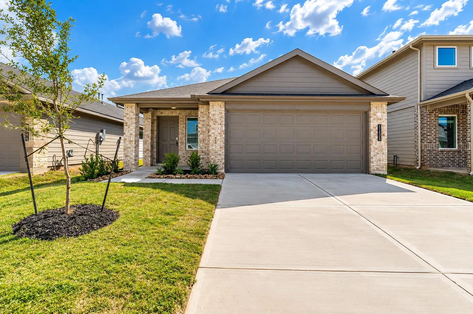 3 bed, 2.0 bath, 1550 sqft, $1,950 — Photo 1