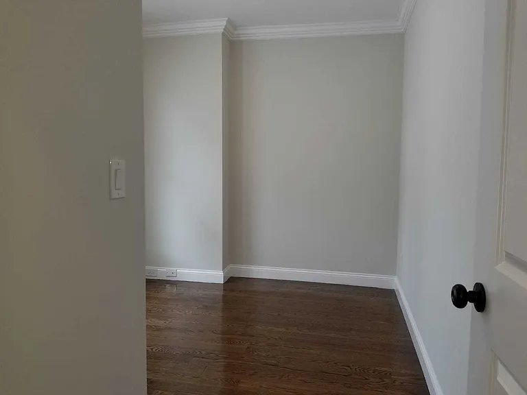 W Walnut Park — Photo 6