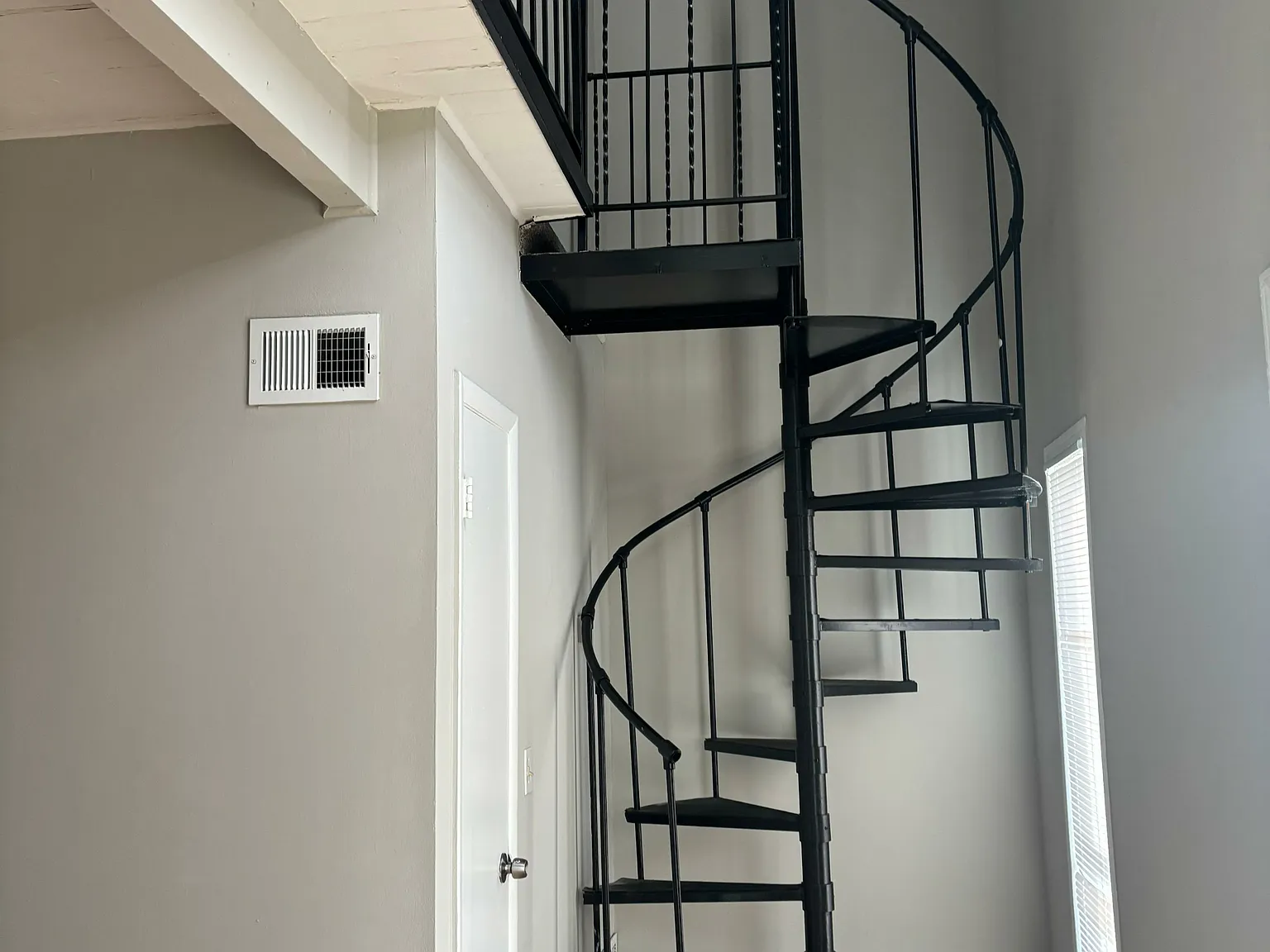 South of Maple Apartments — Photo 4