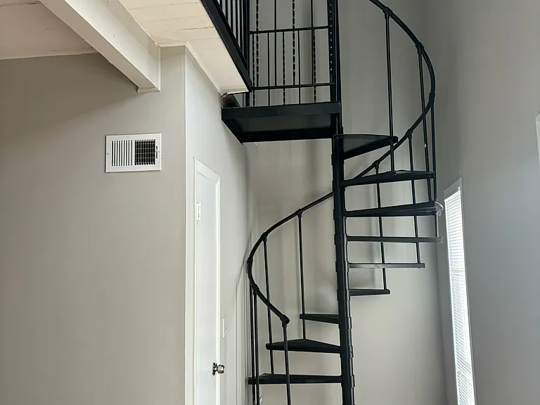South of Maple Apartments — Photo 5