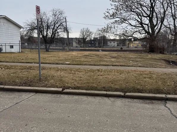 507 E Washington St, Champaign, IL 61820