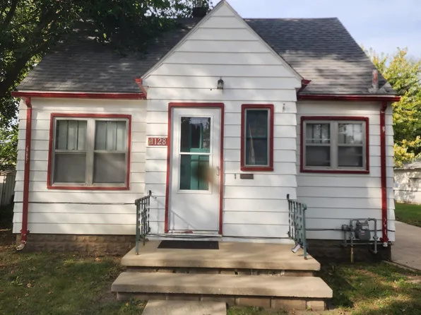 1128 Newton St, Waterloo, IA 50703