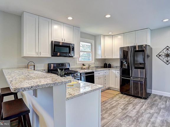 4th image of 9834 Gwynn Park Dr