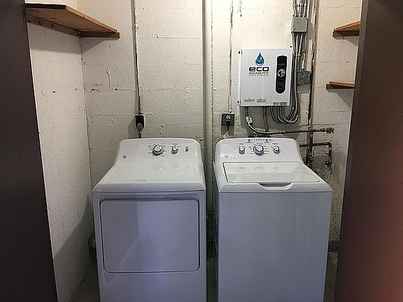 1st image of 2275 Golf Isle Dr