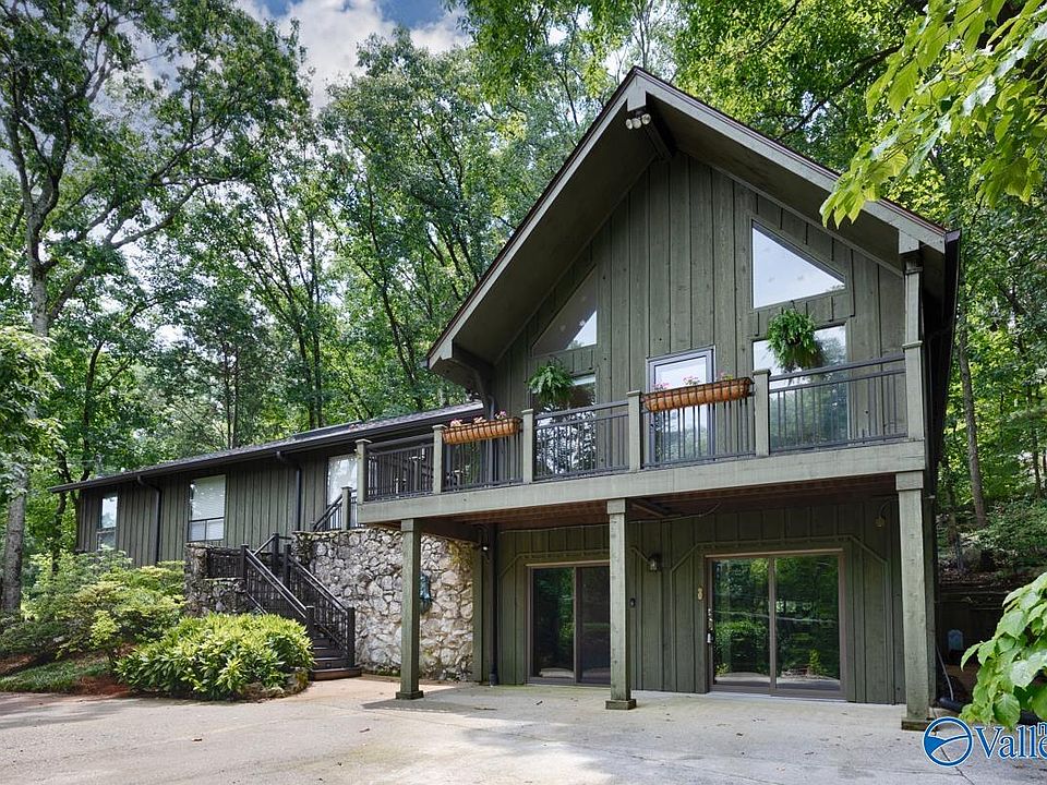 1st image of 3006 Barcody Rd SE
