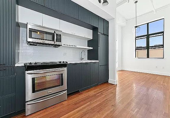 2nd image of 180 Bainbridge St #350