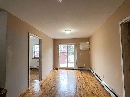 Rented by Realty 2000 Corp | media 3