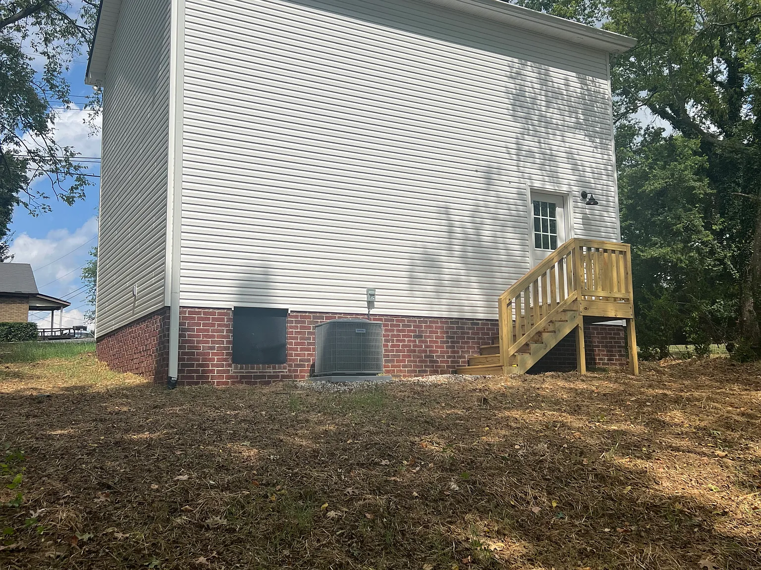2 bed, 1.5 bath, 912 sqft, $1,750 — Photo 3