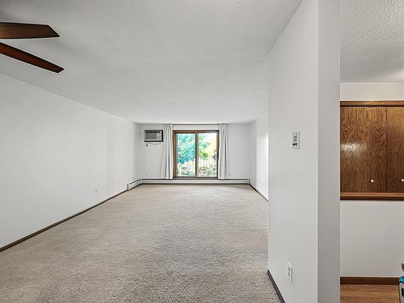 2nd image of 1000 41st Ave NE APT 203