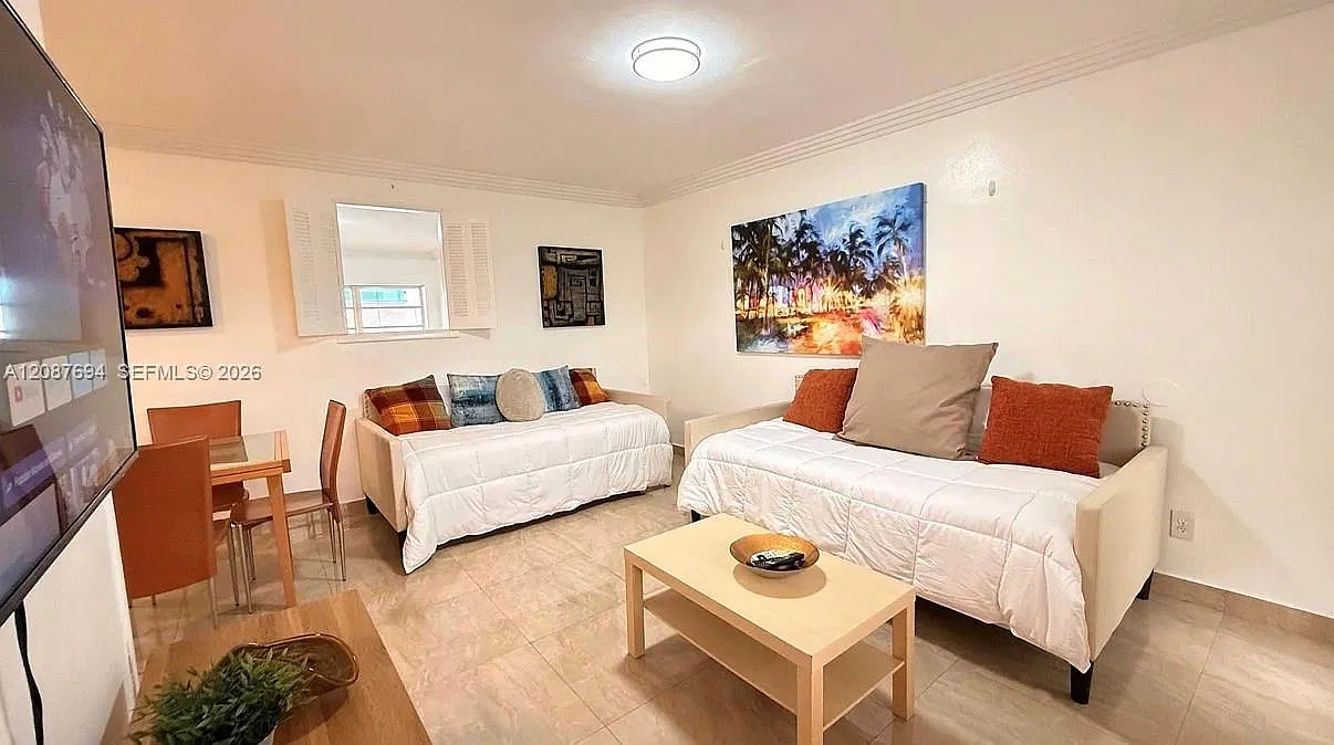 Arcadia House Condo — Photo 2