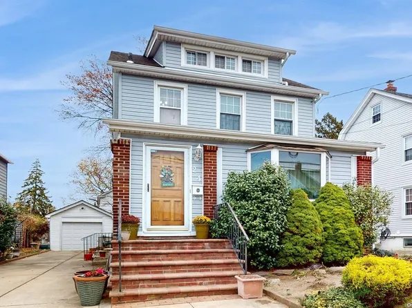 24 Everett Street, Lynbrook, NY 11563