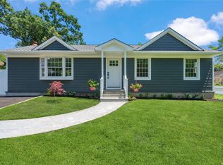 68 Dix Hills Rd, Huntington, NY 11743