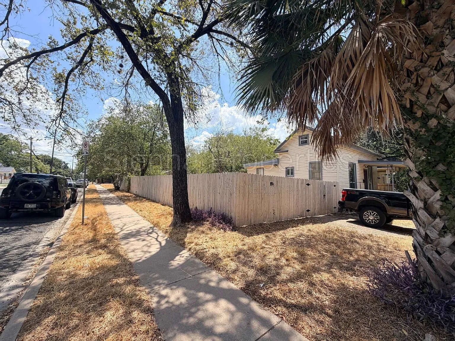 1 bed, 1.0 bath, 702 sqft, $2,100 — Photo 3