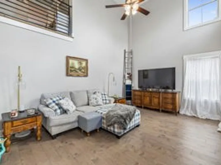 369 Frontier Dr — Photo 6