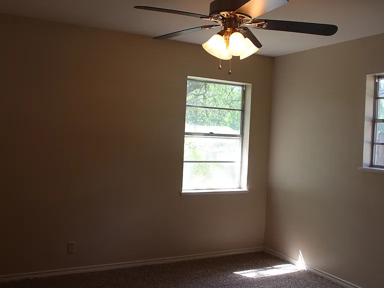 3012 Tower Dr — Photo 21