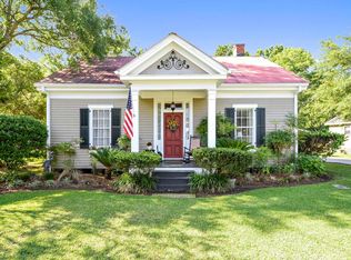 4212 Dantzler St, Moss Point, MS 39563